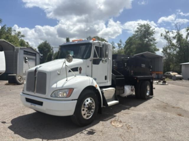 2016 KENWORTH T370 in Seabrook, NH