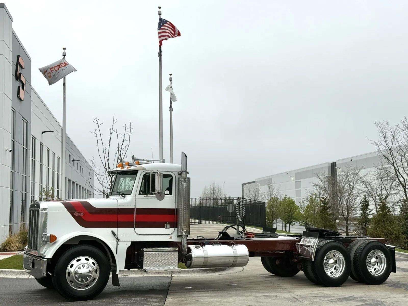 2003 PETERBILT 379 in New Lenox, IL