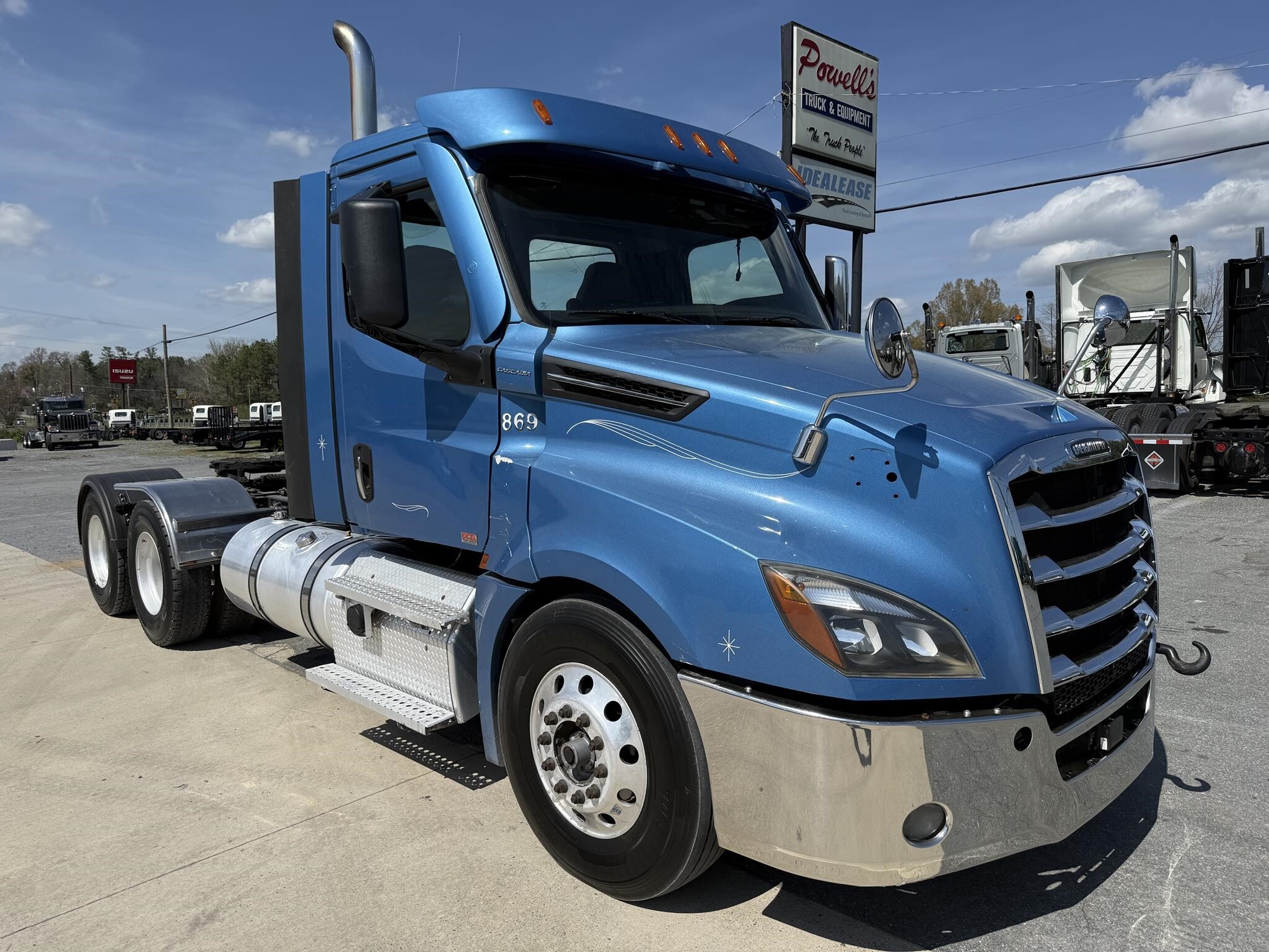 2020 FREIGHTLINER CASCADIA 126 in Lynchburg, VA