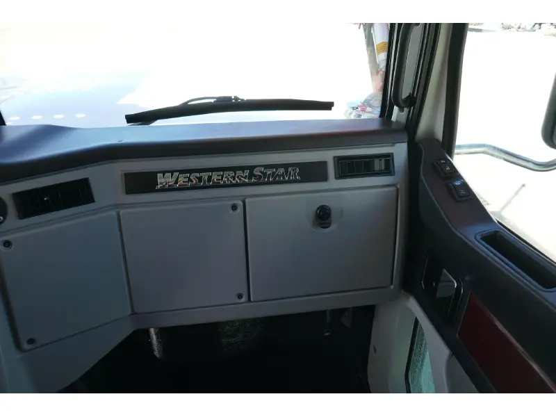 2019 WESTERN STAR CONVENTIONAL