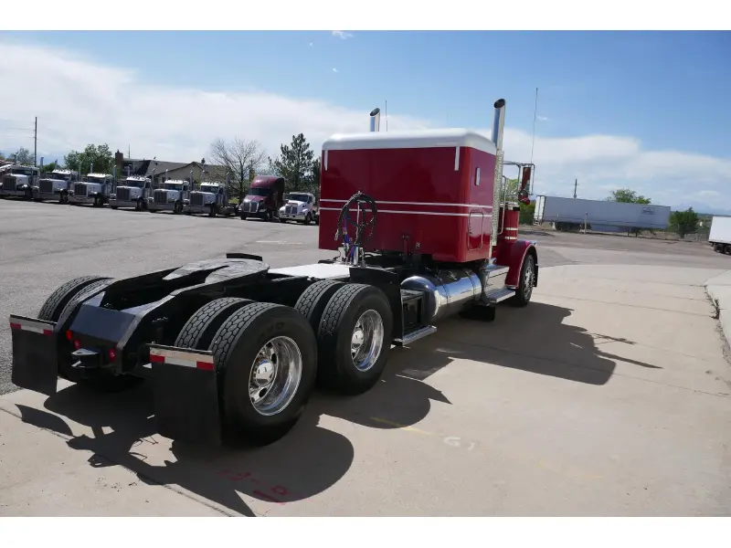 2021 PETERBILT 389