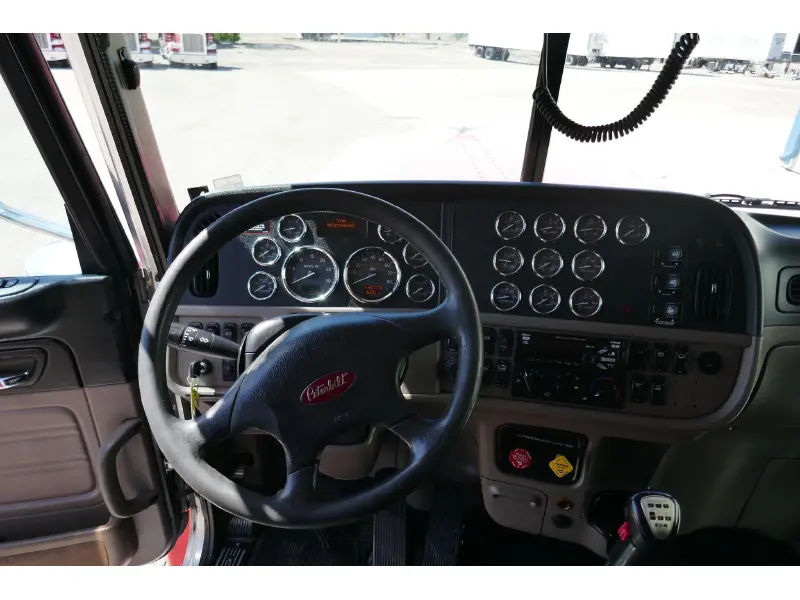 2021 PETERBILT 389