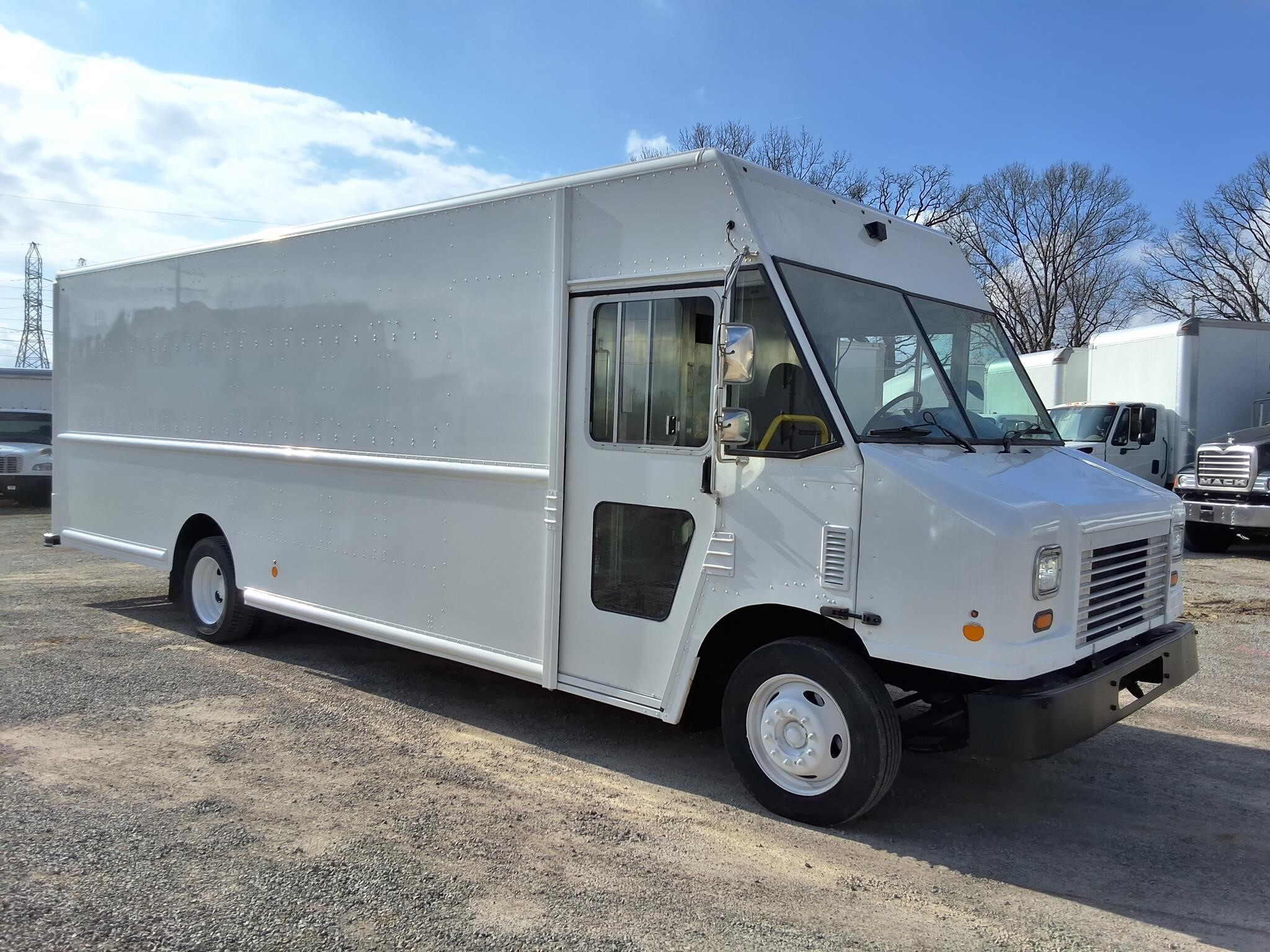2012 FORD F59 in Fort Wayne, IN