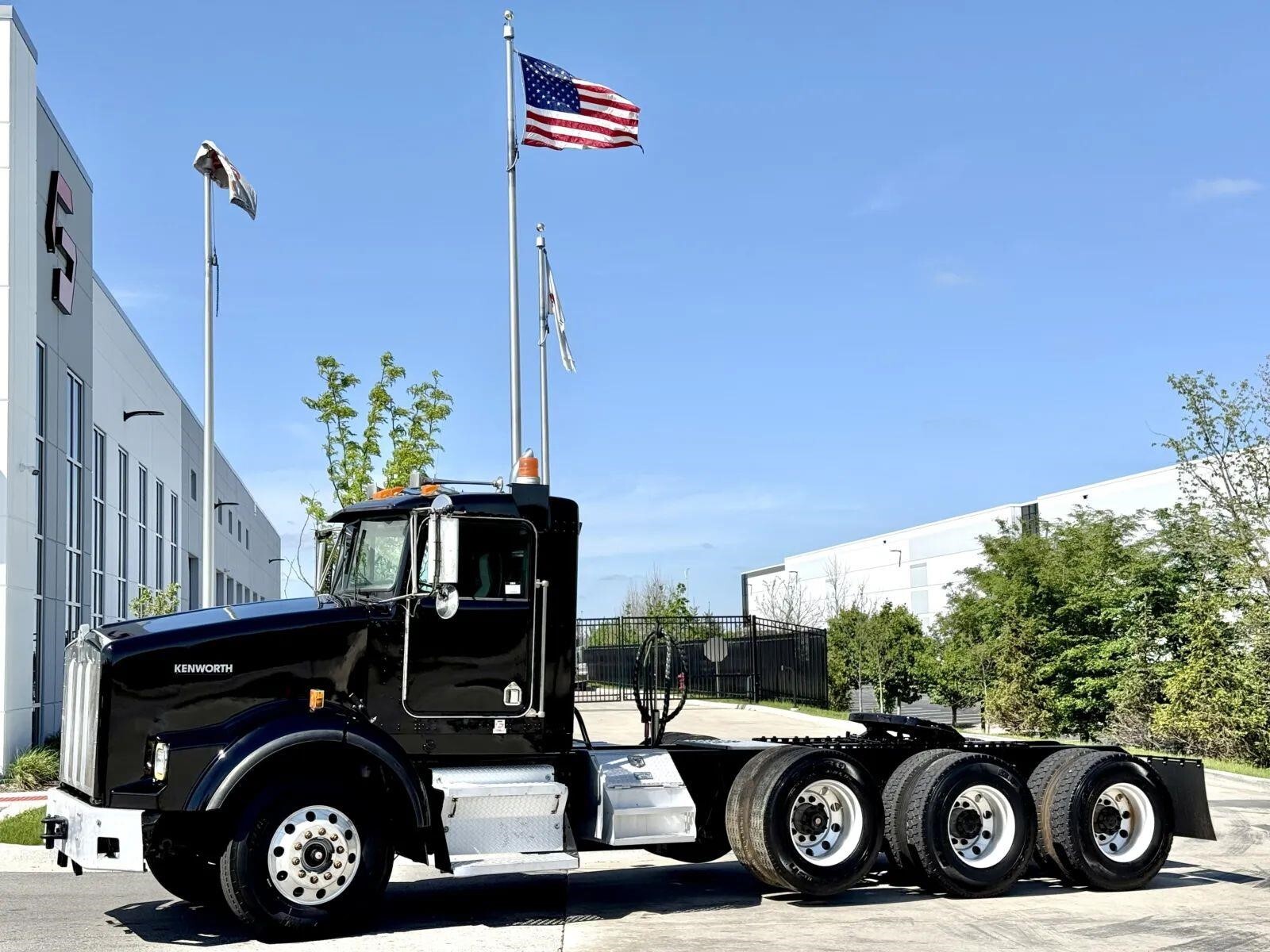 1998 KENWORTH T800 in New Lenox, IL