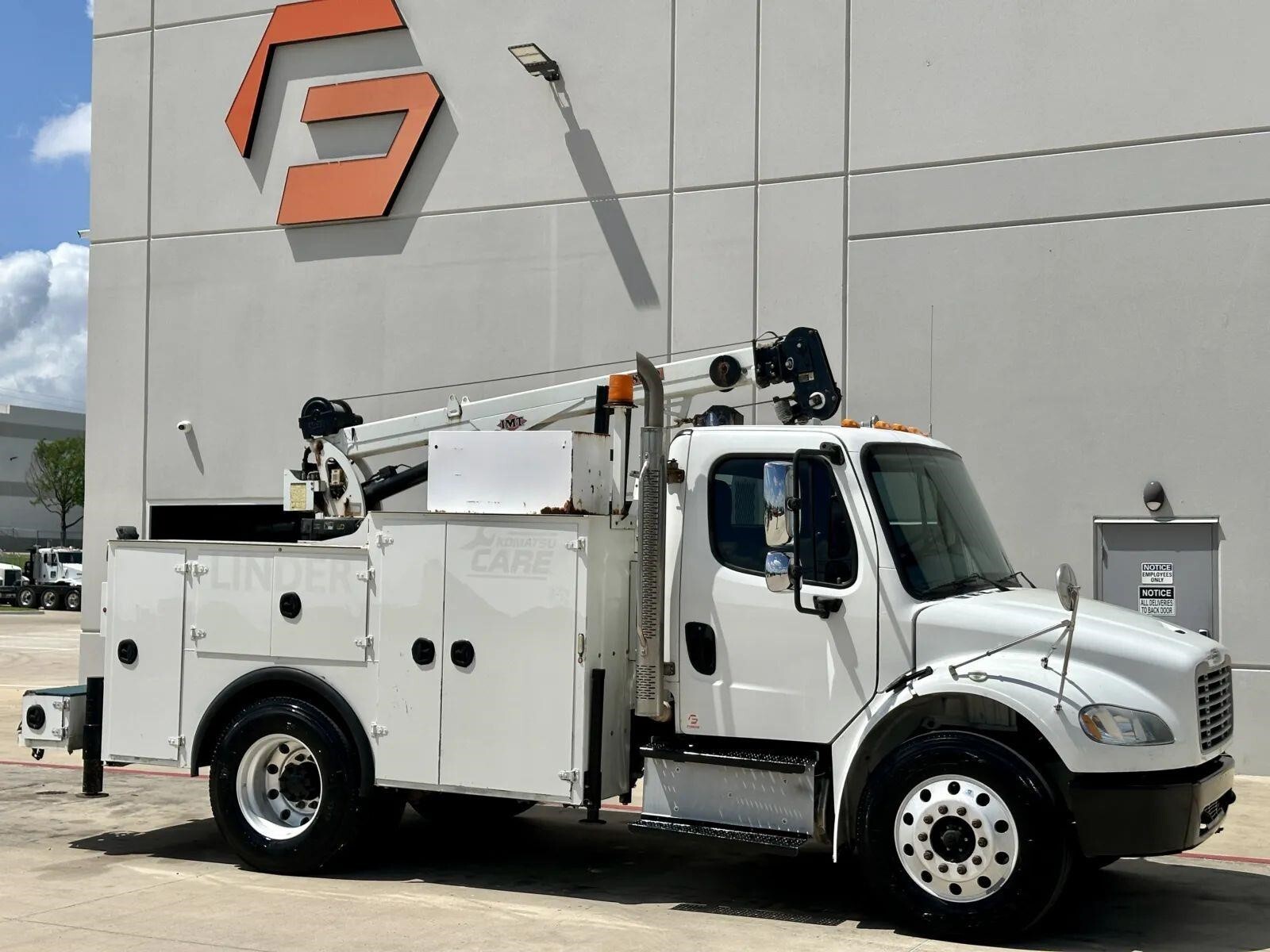 2018 FREIGHTLINER BUSINESS CLASS M2 106 in Hutchins, TX