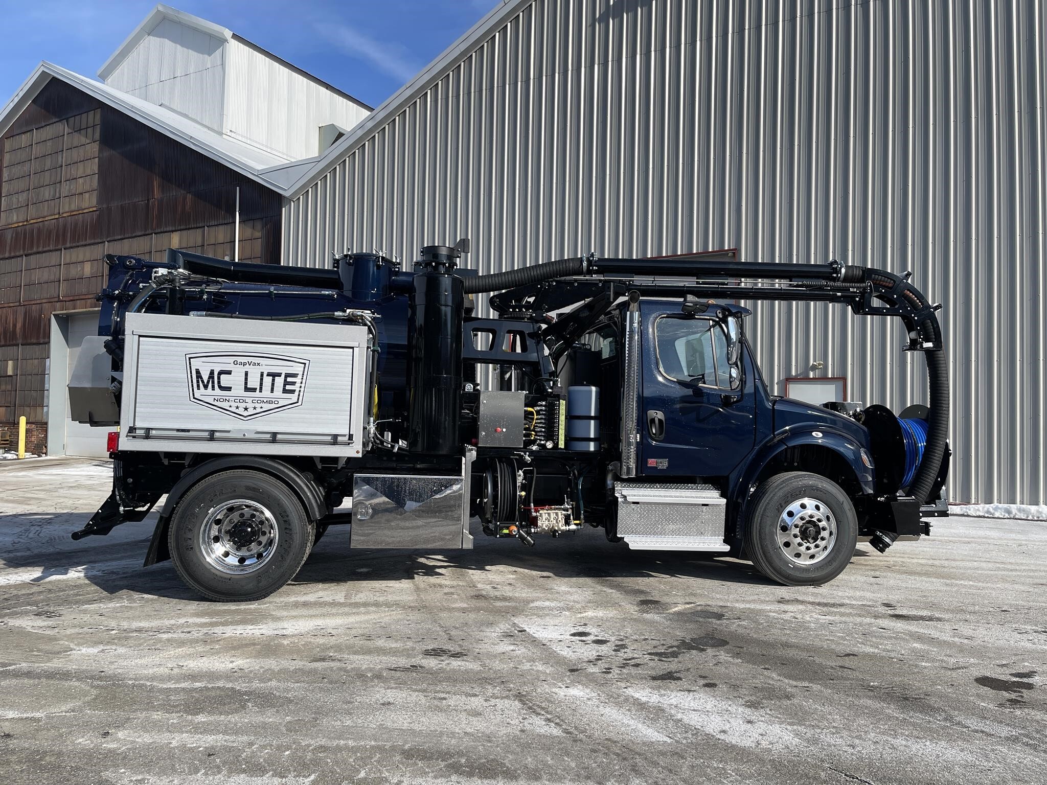 2026 FREIGHTLINER BUSINESS CLASS M2 106 in Ravensdale, WA