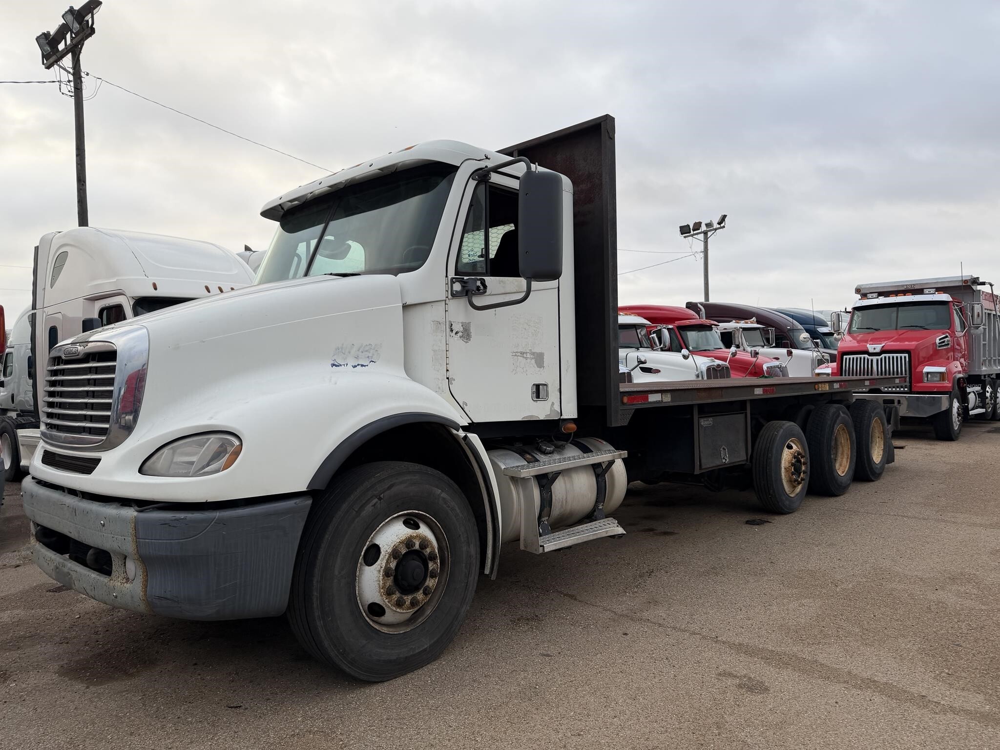 2007 FREIGHTLINER COLUMBIA in Covington, TN