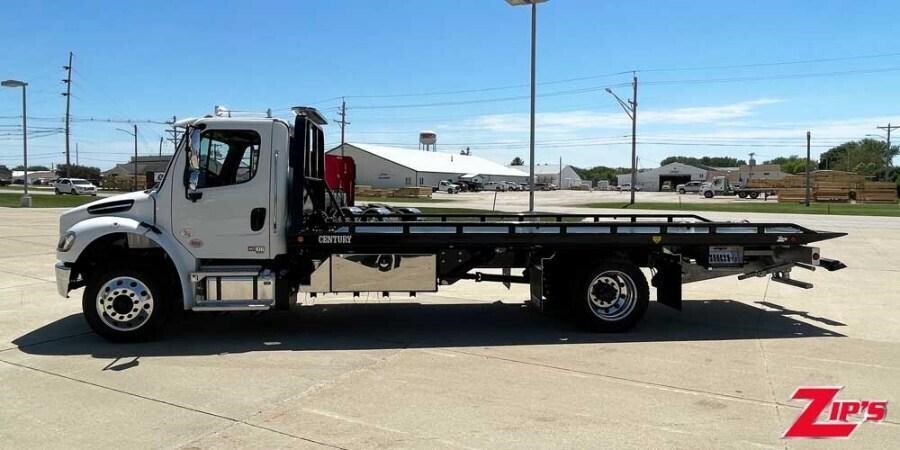 2026 FREIGHTLINER BUSINESS CLASS M2 106 in New Hampton, IA