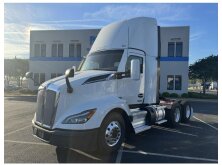 3 of the Best Sleeper Cab Trucks image