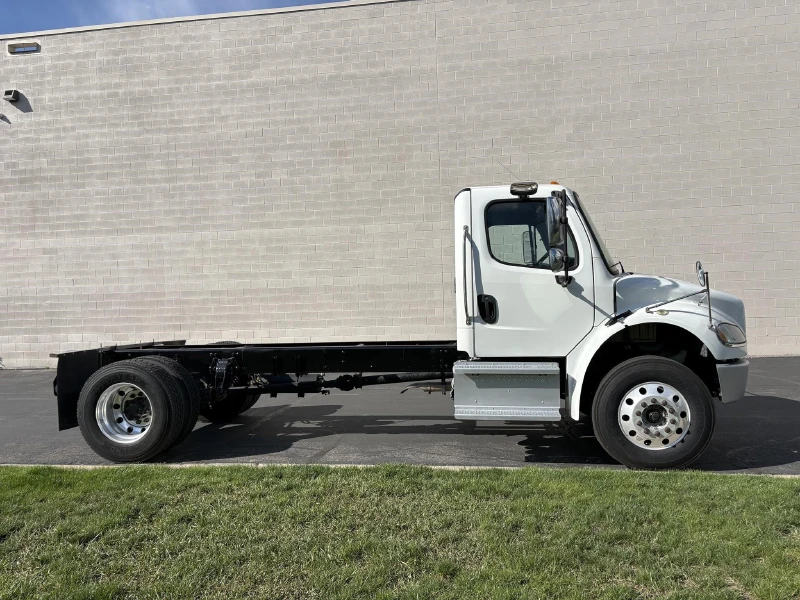 2015 FREIGHTLINER BUSINESS CLASS M2 106