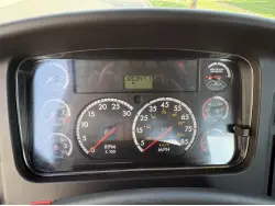 2015 FREIGHTLINER BUSINESS CLASS M2 106