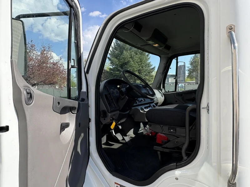 2015 FREIGHTLINER BUSINESS CLASS M2 106