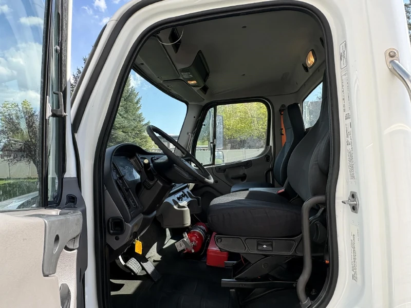2015 FREIGHTLINER BUSINESS CLASS M2 106