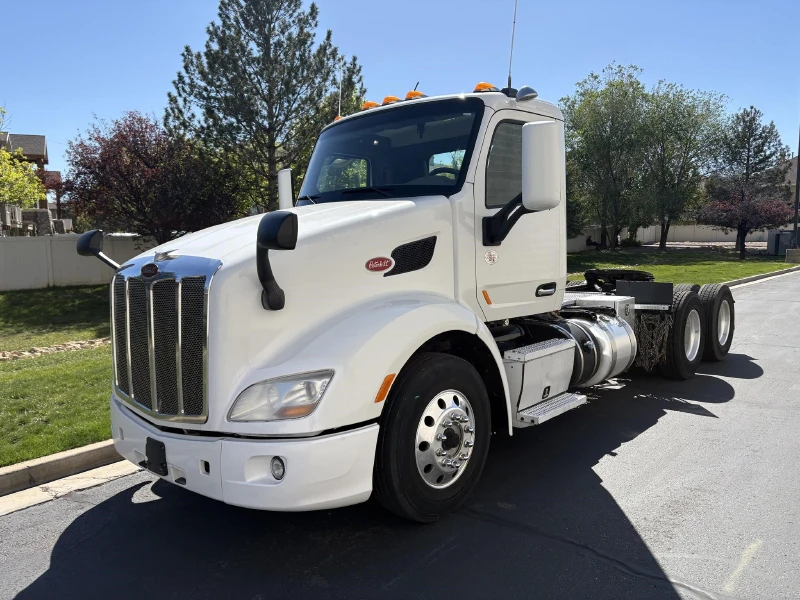 2017 PETERBILT 579