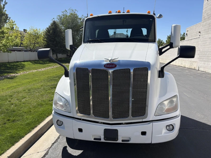 2017 PETERBILT 579