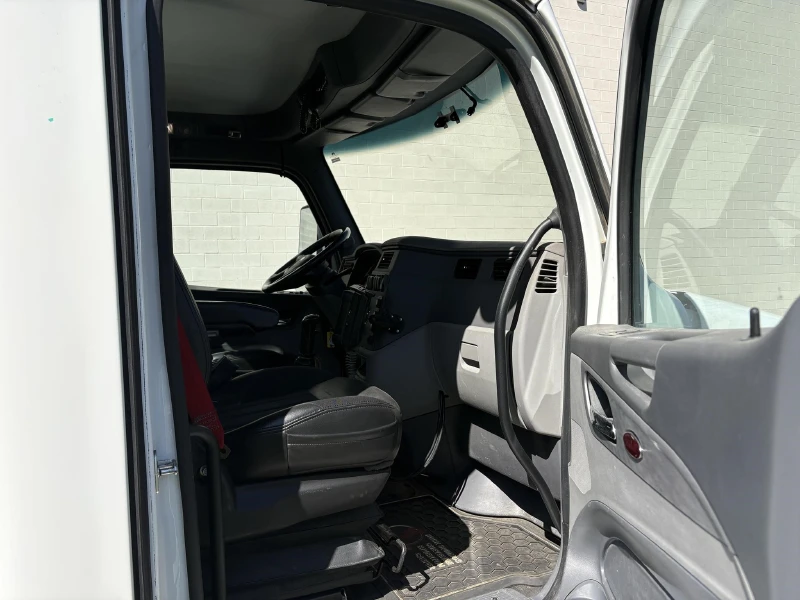 2017 PETERBILT 579