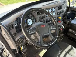 2017 PETERBILT 579