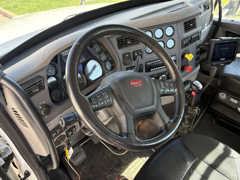 2017 PETERBILT 579
