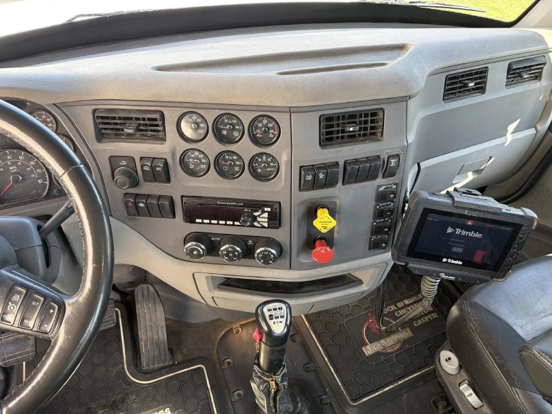 2017 PETERBILT 579