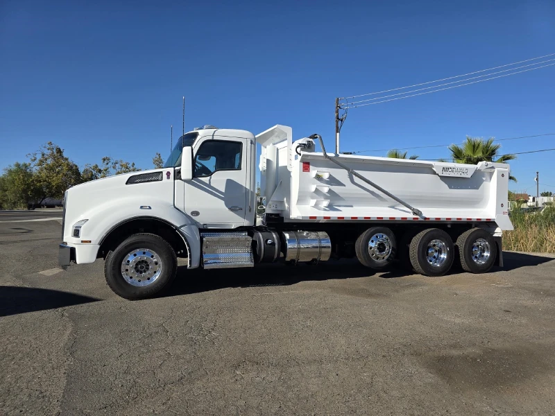 2022 KENWORTH T880