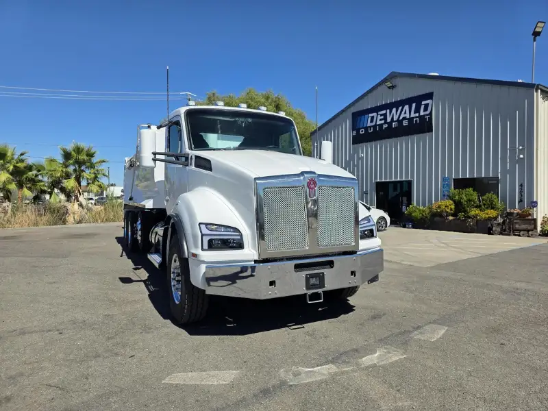 2022 KENWORTH T880