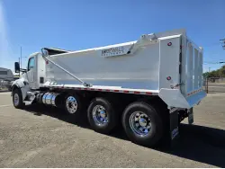 2022 KENWORTH T880