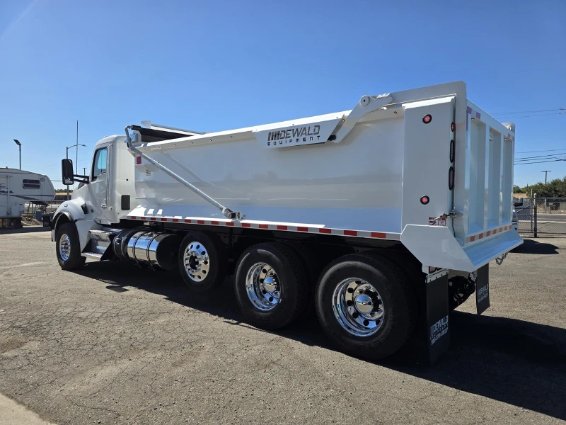 2022 KENWORTH T880