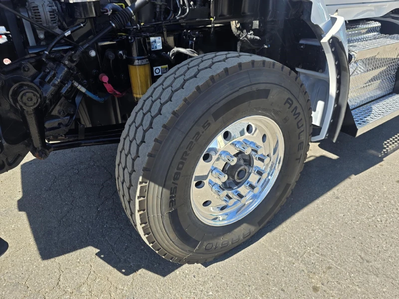 2022 KENWORTH T880