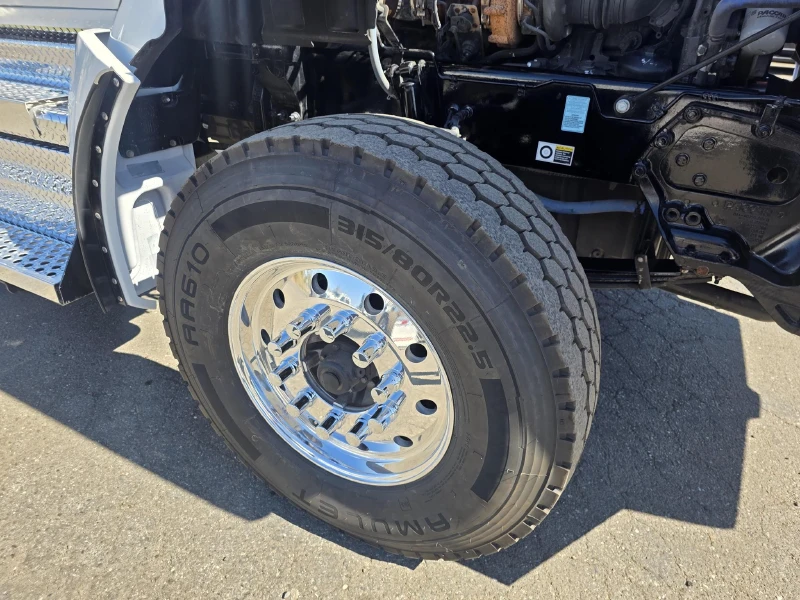2022 KENWORTH T880