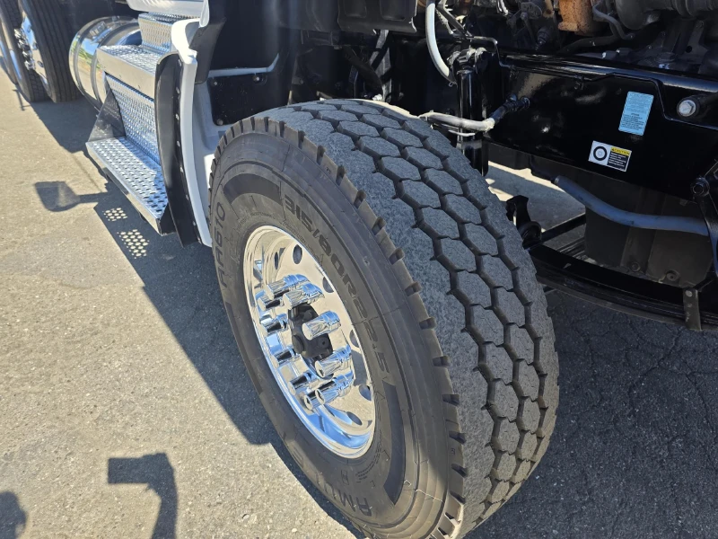 2022 KENWORTH T880