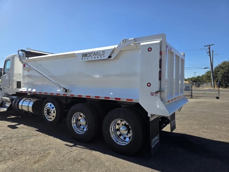 2022 KENWORTH T880