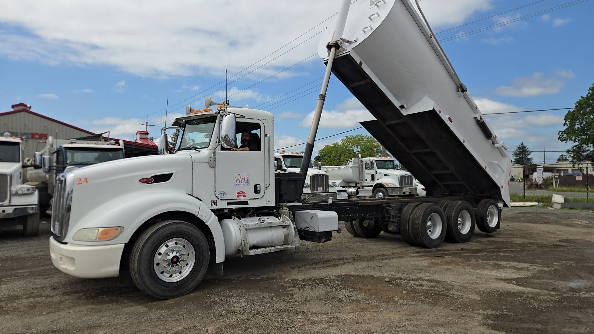 2013 PETERBILT 386 in Santa Rosa, CA