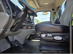 2022 KENWORTH T880