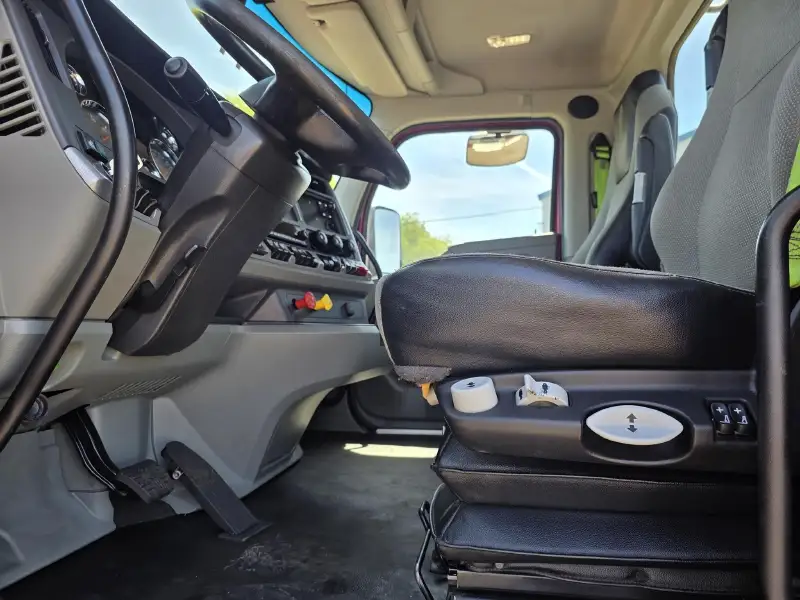 2022 KENWORTH T880