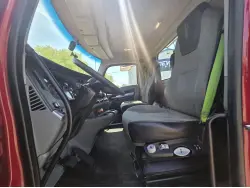 2022 KENWORTH T880