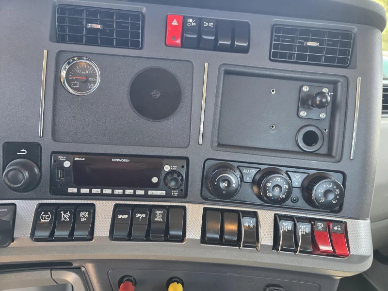 2022 KENWORTH T880
