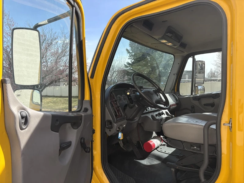 2019 FREIGHTLINER BUSINESS CLASS M2 106