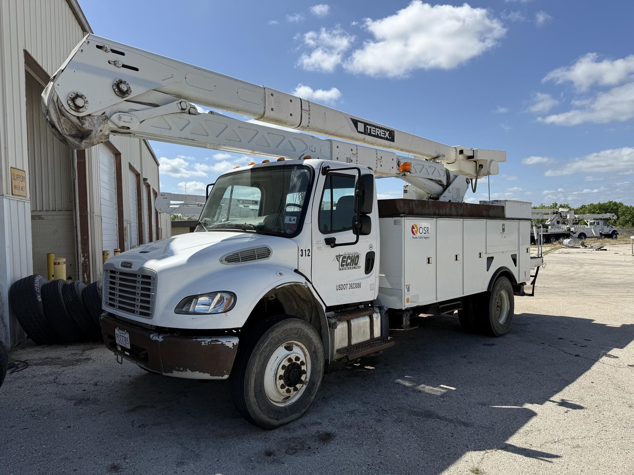 2016 FREIGHTLINER BUSINESS CLASS M2 106 in Mineral Wells, TX