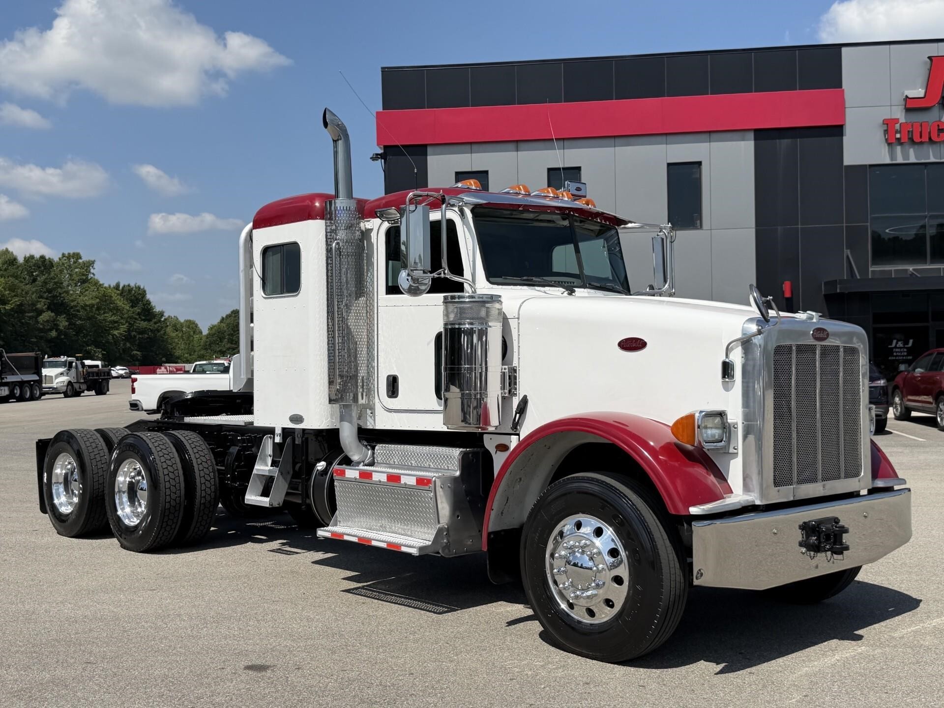 2011 PETERBILT 367 in Chatham, VA