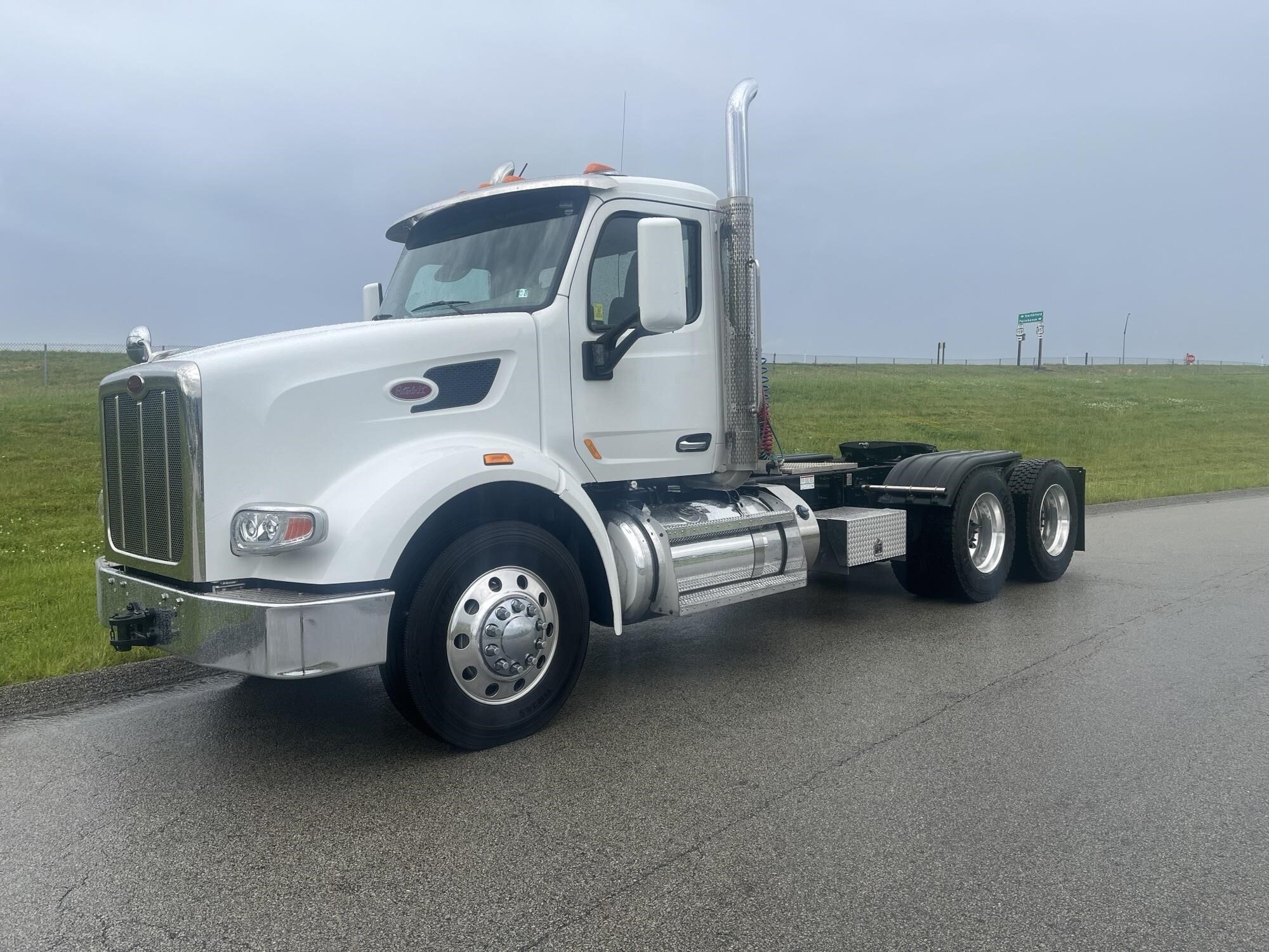 2019 PETERBILT 567 in Smithfield, PA