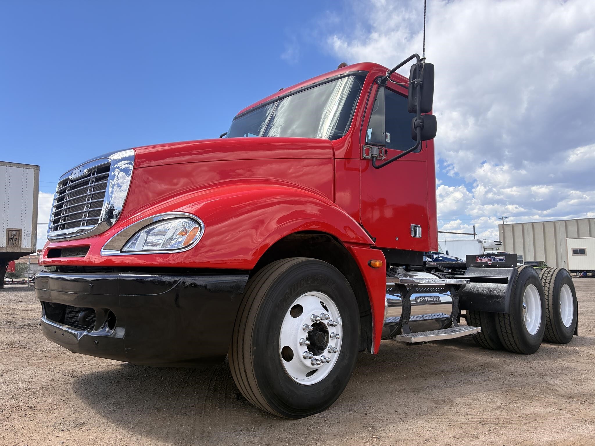 2005 FREIGHTLINER COLUMBIA in Commerce City, CO