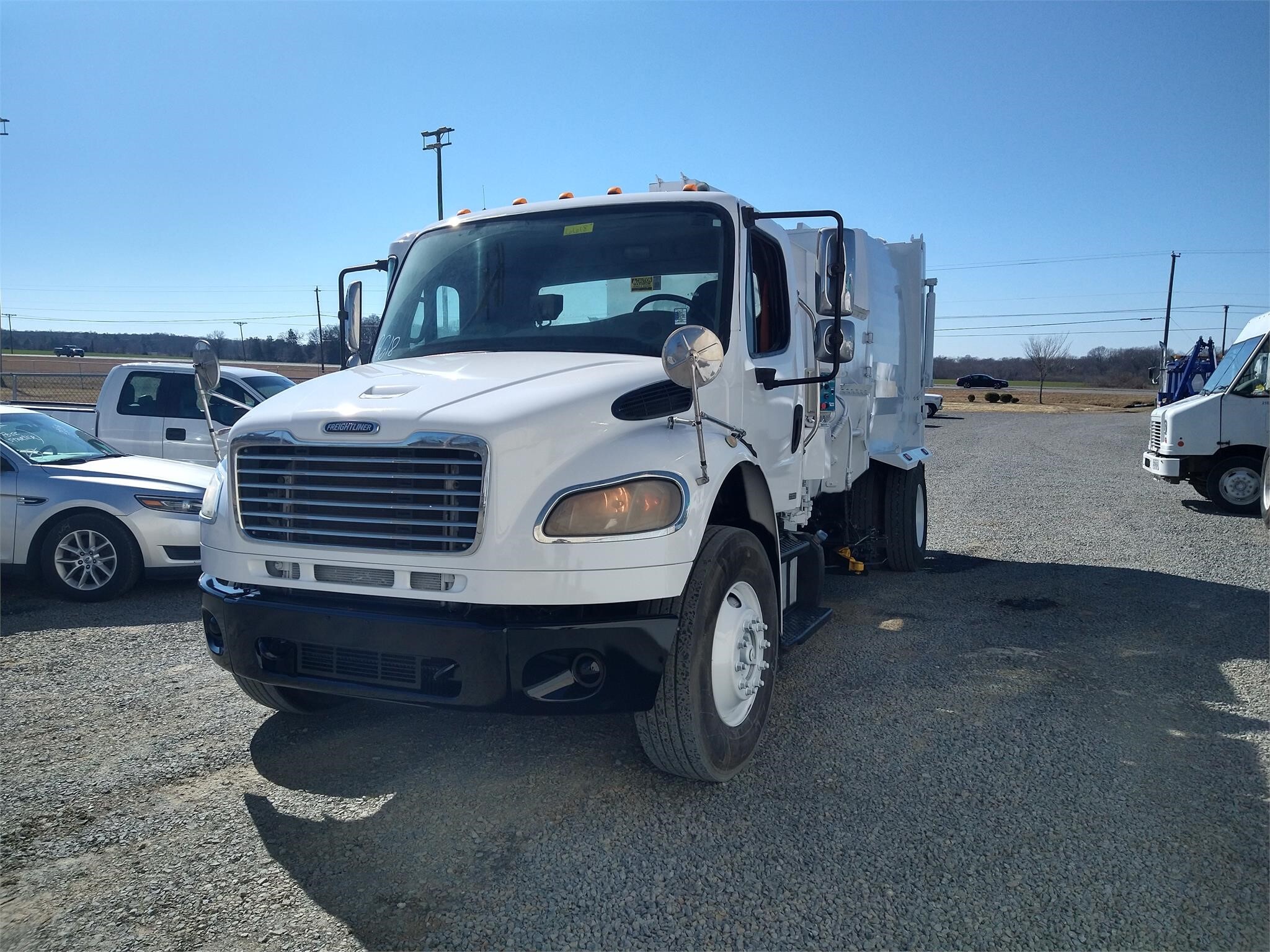 2011 FREIGHTLINER BUSINESS CLASS M2 106 in Bealeton, VA