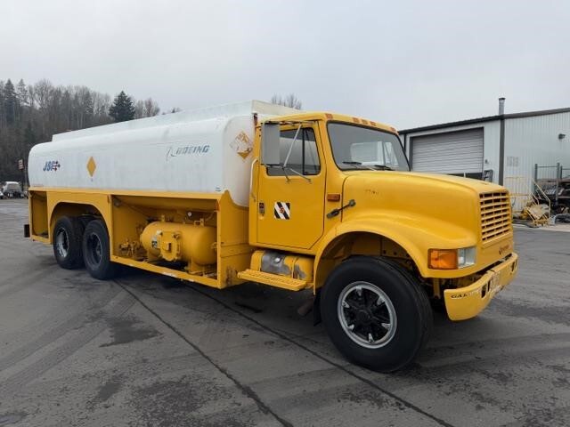 1991 INTERNATIONAL 4900 in Pacific, WA