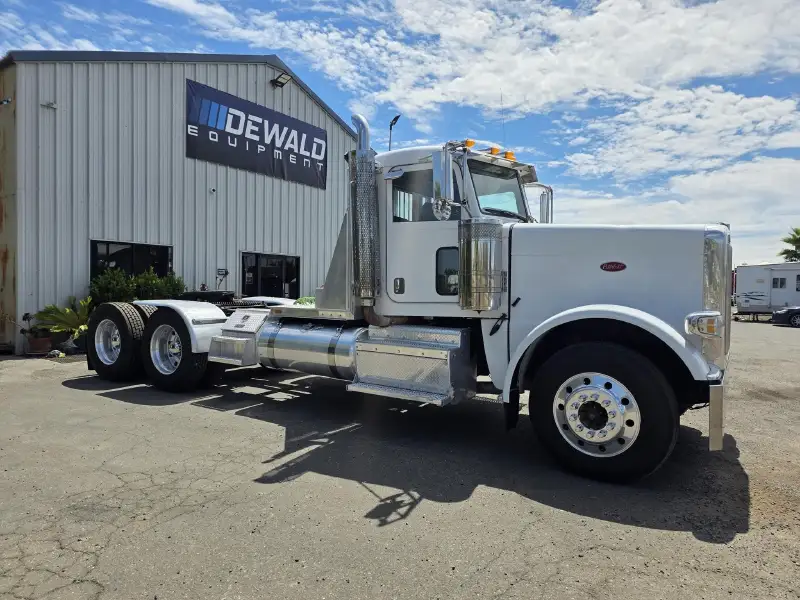 2013 PETERBILT 388