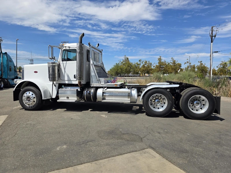 2013 PETERBILT 388