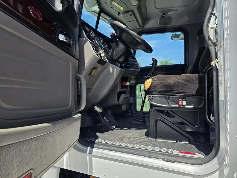 2013 PETERBILT 388