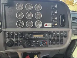 2013 PETERBILT 388
