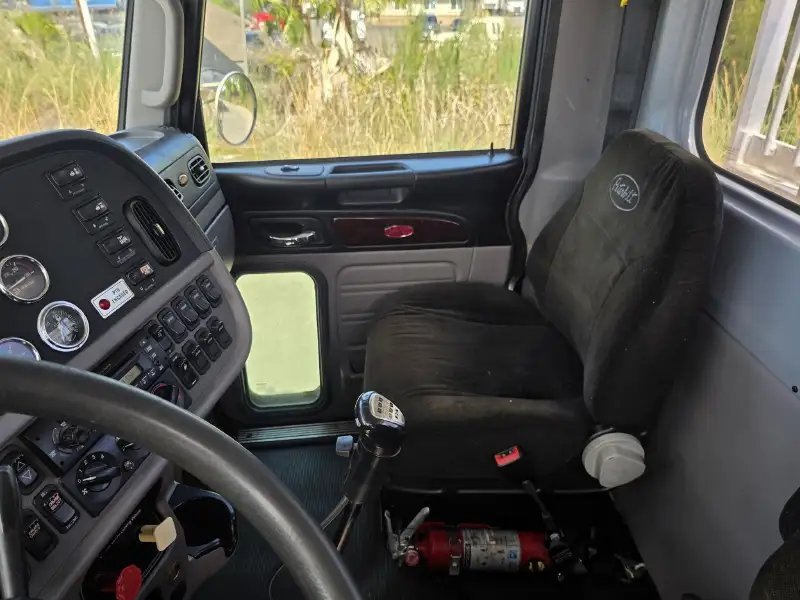 2013 PETERBILT 388