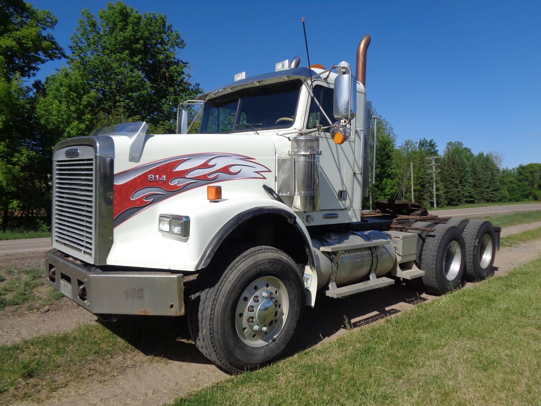 2007 FREIGHTLINER COLUMBIA in Wittenberg, WI