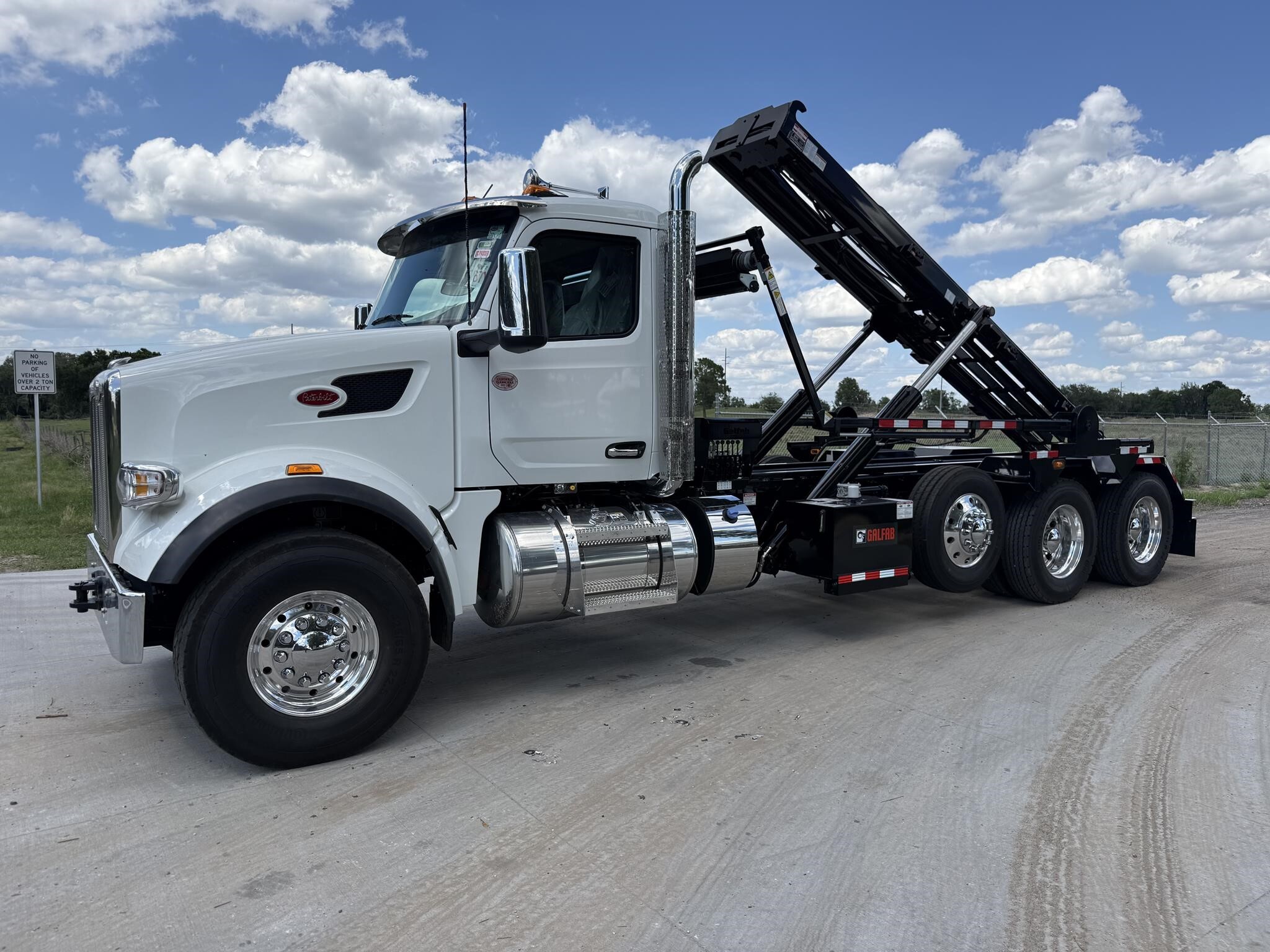 2027 PETERBILT 567 in Bartow, FL
